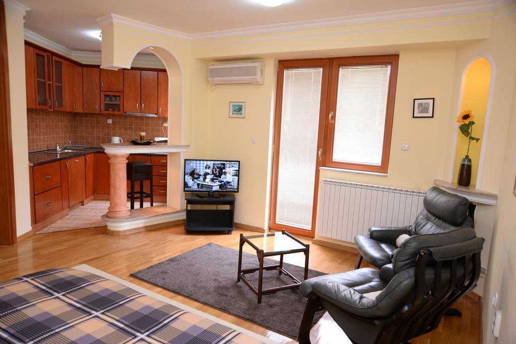 Exclusive Central Apartments 스코페 외부 사진